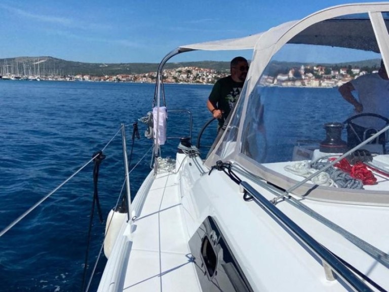 Boat rental Bénéteau Oceanis 34.1 in Rogoznica on Samboat