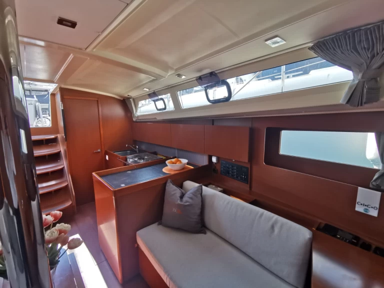 Bénéteau Oceanis 41.1 in Rogoznica on SamBoat