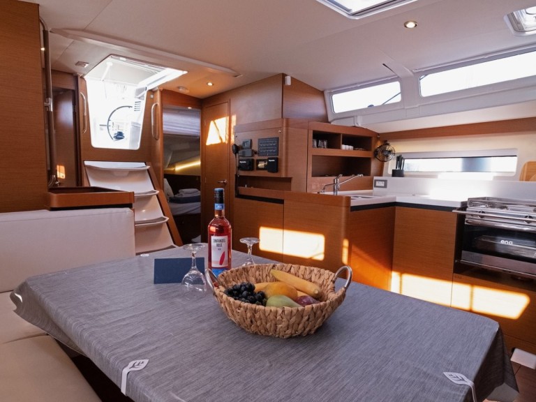 Jeanneau Sun Odyssey 490 in Split on SamBoat