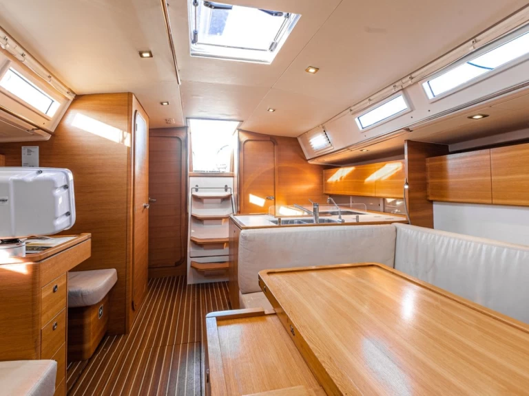 Bareboat Rental Sailboat Salona with a boat licence