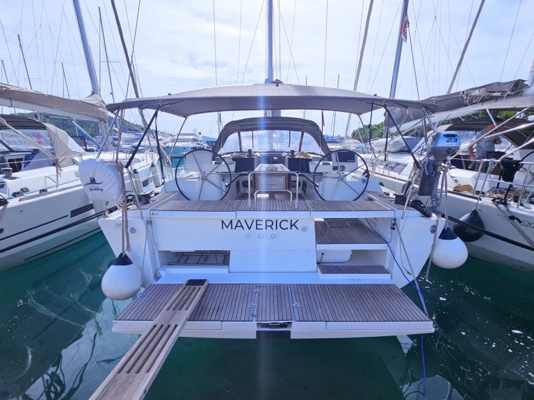 Sailboat for rent Rogoznica at the best price