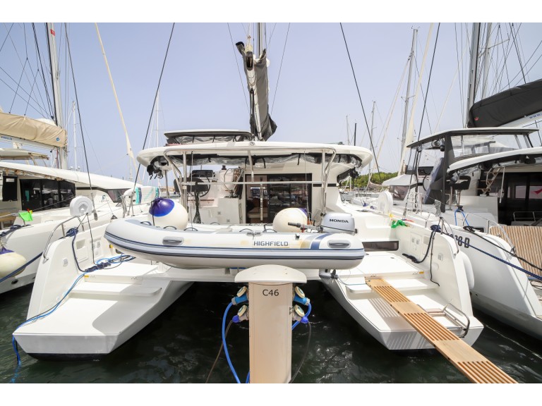 Rent a Lagoon Lagoon 42 Olbia