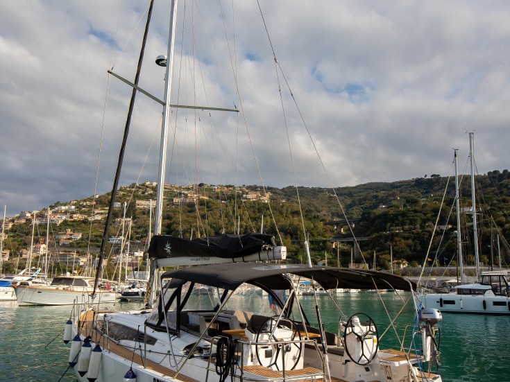 Sailboat for rent Furnari at the best price