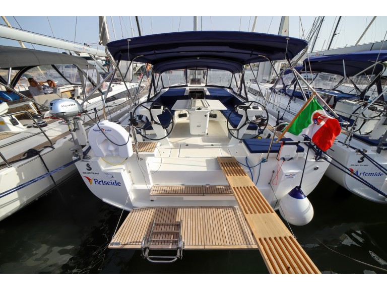 Sailboat rental in Olbia - Bénéteau Oceanis 51.1