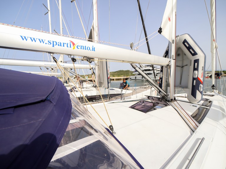 Sailboat rental with or without captain Bénéteau Olbia