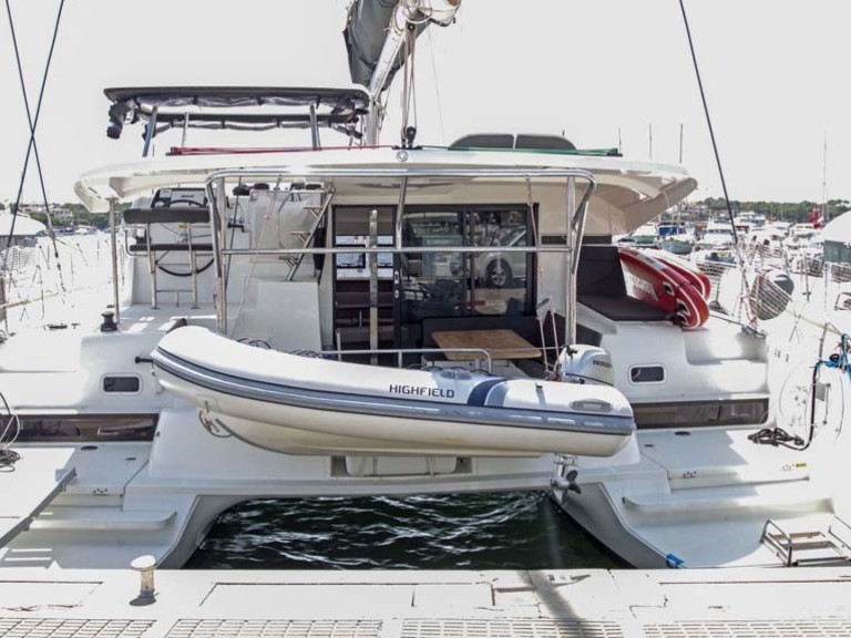 Boat rental Lagoon Lagoon 42 in Portocolom on Samboat