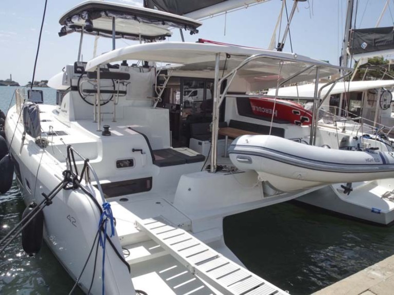 Catamaran for rent Portocolom at the best price