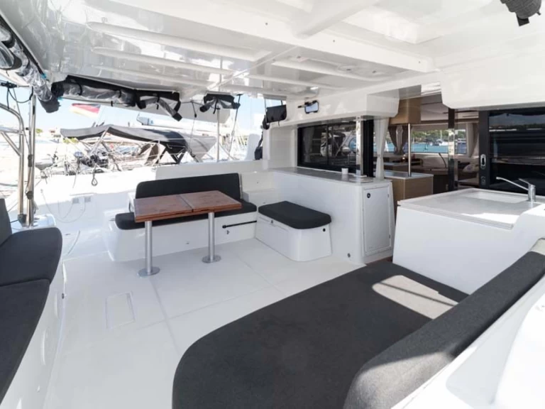 Rent a Lagoon Lagoon 46 Portocolom