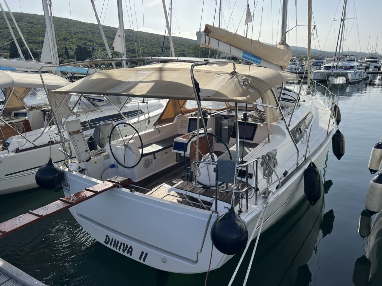 Sailboat rental in Punat - Dufour Dufour 382 Grand Large