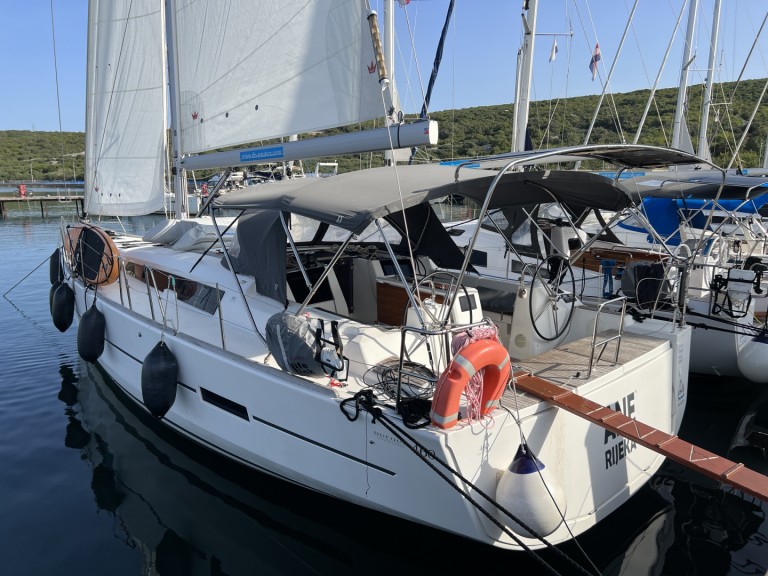 Boat rental Dufour Dufour 460 Grand Large in Punat on Samboat