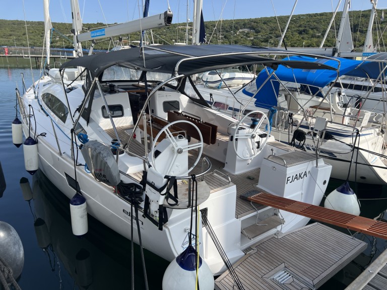 Rent a Elan Impression 45.1 Punat