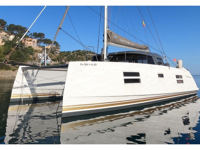 Bareboat Rental Catamaran Nautitech with a boat licence