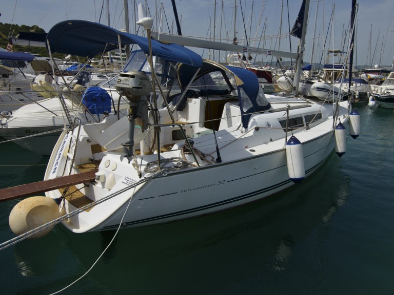 Sailboat rental with or without captain Jeanneau Betina