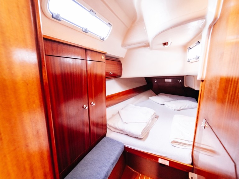 Bavaria Bavaria 36 Cruiser in Betina on SamBoat