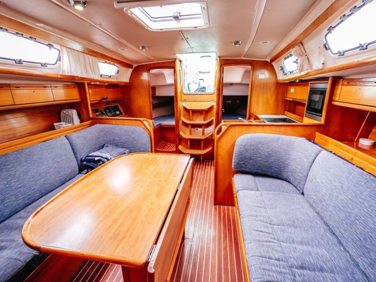 Bavaria Bavaria 38 Cruiser in Betina on SamBoat