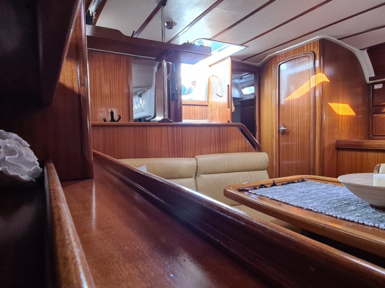 Rent a Bavaria Bavaria 42 Kavála