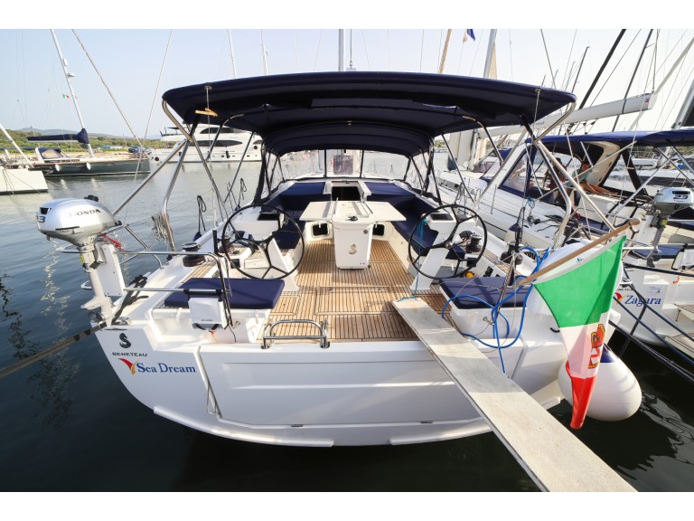 Bareboat Rental Sailboat Bénéteau with a boat licence