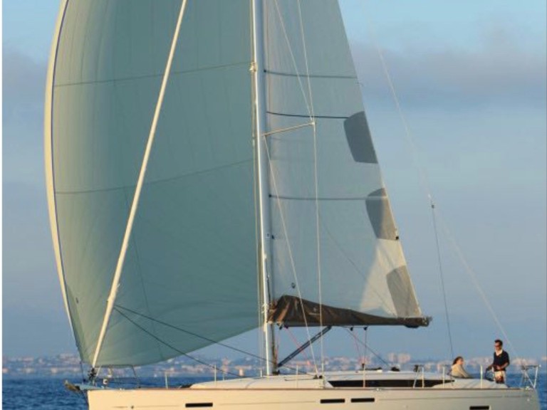 Jeanneau Sun Odyssey 449 in Castiglioncello on SamBoat