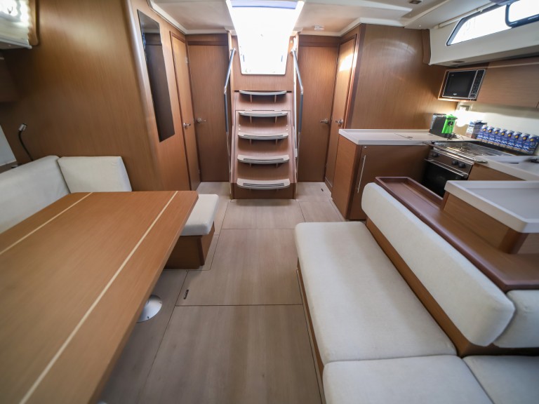Rent a Bénéteau Oceanis 51.1 Olbia