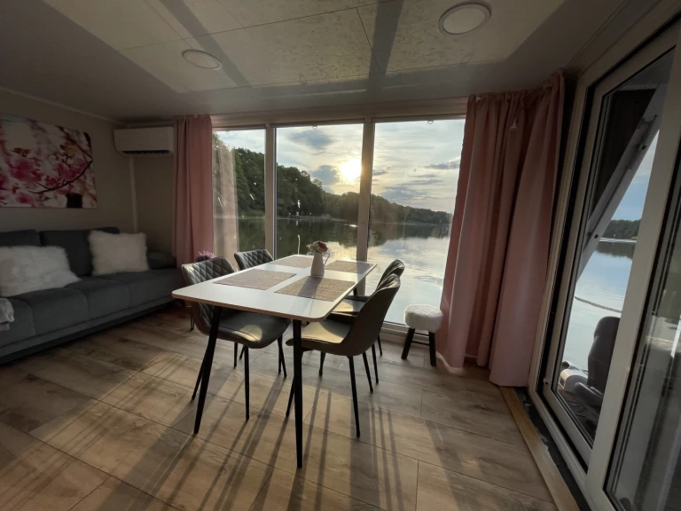 Houseboat rental in Waren (Müritz) - D13 Woma D13 - Premium