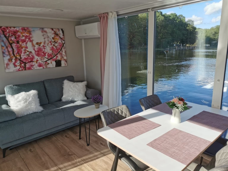 Boat rental D13 Woma D13 - Premium in Waren (Müritz) on Samboat
