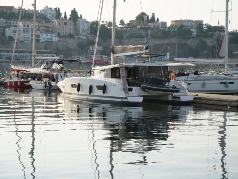 Boat rental Fountaine Pajot Isla 40 in Kavála on Samboat