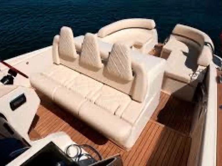 Luxury Yacht rental in West Palm Beach - Chris Craft Launch 38