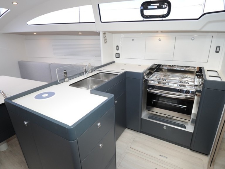 Rent a RM RM 1070 La Rochelle