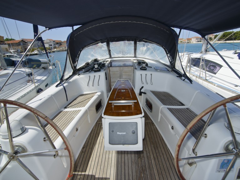 Sailboat rental with or without captain Bénéteau Betina