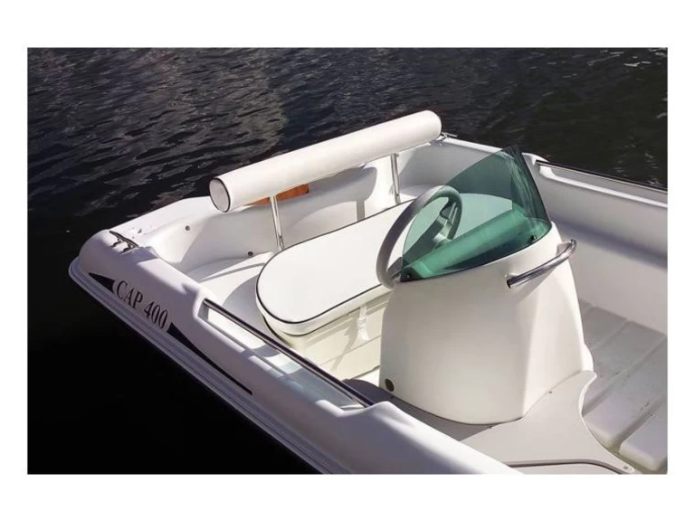 Rent a Rigiflex Cap 400 Le François