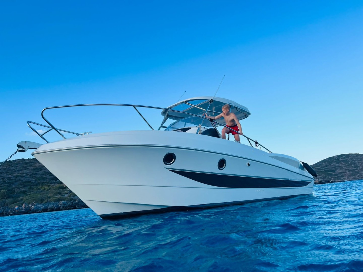 Rent a Motorboat Bénéteau Flyer 850 Sun Deck in Agios Nikolaos