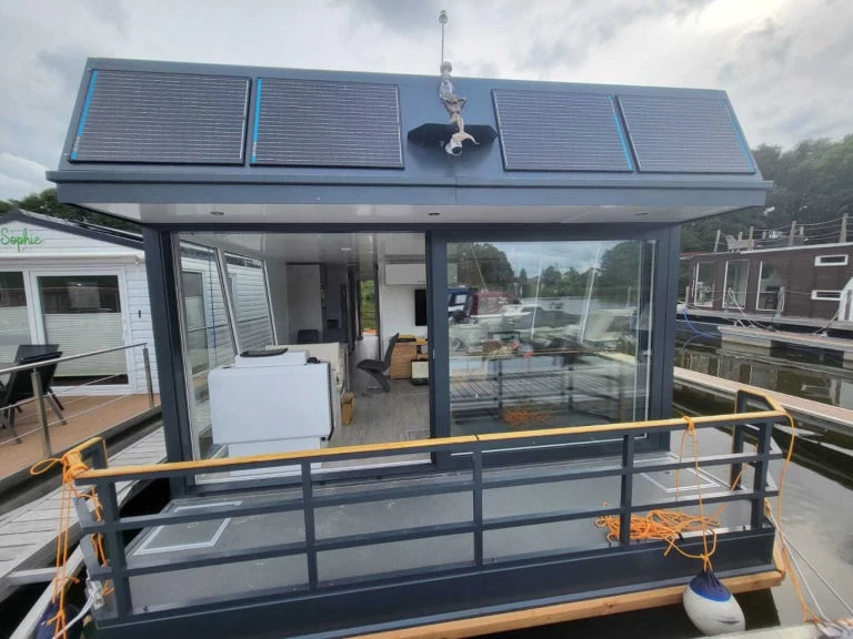 Werft Marina Buchholz 1st Class Buchholz in Buchholz on SamBoat