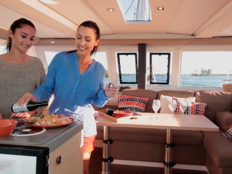 Catamaran for rent Nassau at the best price