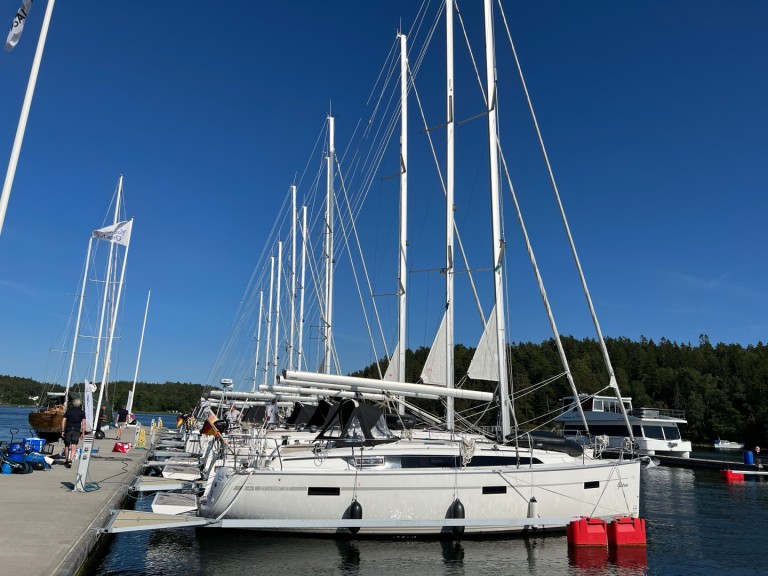 Sailboat rental with or without skipper Bavaria Saltsjö Pir Marina