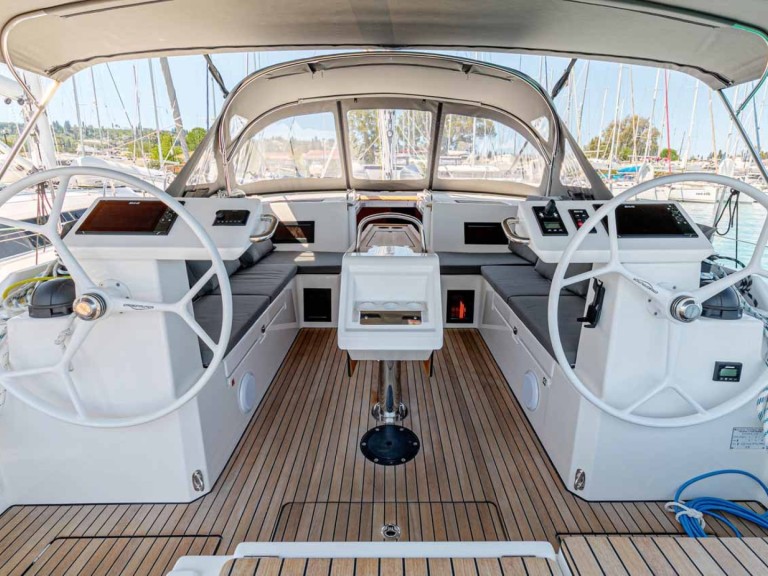 Yacht charter Lefkáda cheap Bavaria C45