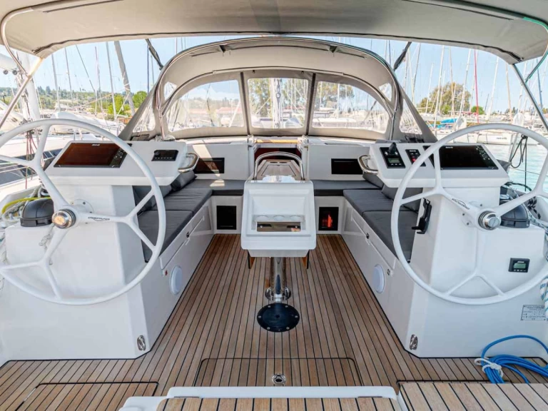 Yacht charter Lefkáda cheap Bavaria C45