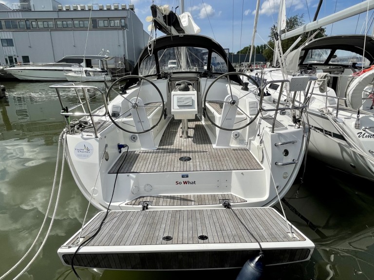 Rent a Bavaria Cruiser 34 Saltsjö Pir Marina