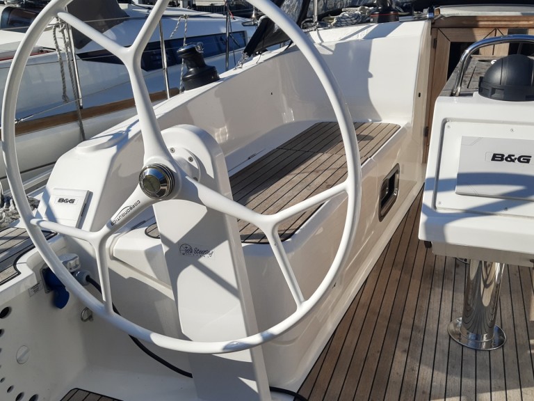 Sailboat rental in Saltsjö Pir Marina - Bavaria Cruiser 37