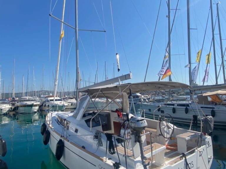 Sailboat rental in Rogoznica - Bénéteau Oceanis 38.1