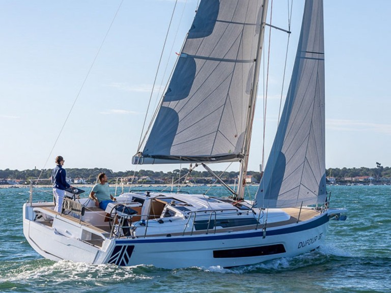 Yacht charter Capo d'Orlando cheap Dufour 37