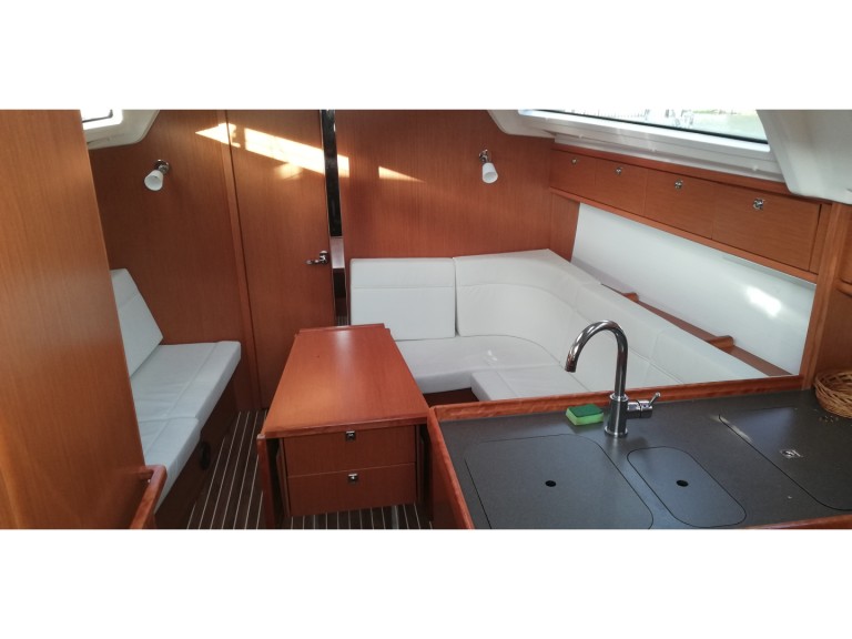 Sailboat for rent Göteborgs stad at the best price