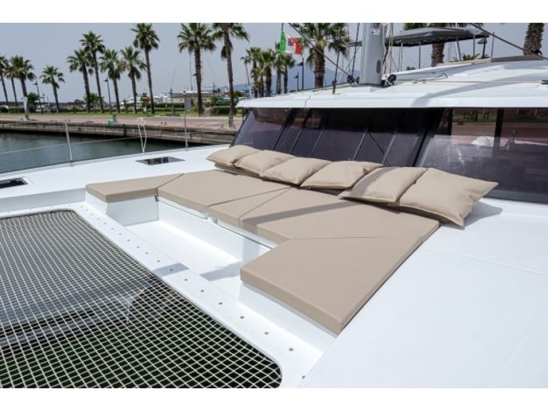 Catamaran for rent Castellammare di Stabia at the best price