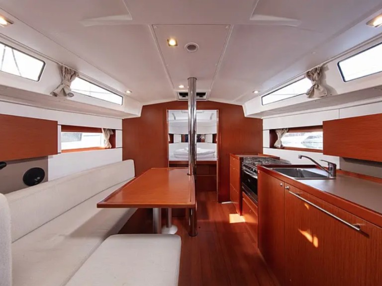 Sailboat rental with or without captain Bénéteau Split