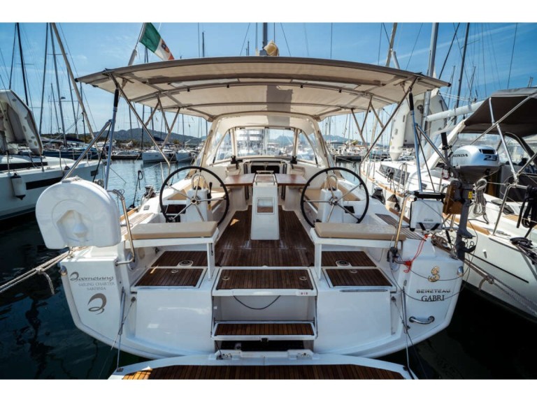 Yacht charter Olbia cheap Oceanis 38