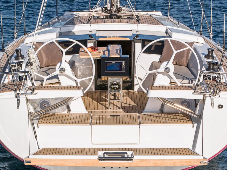 Rent a Hanse Hanse 388 Betina