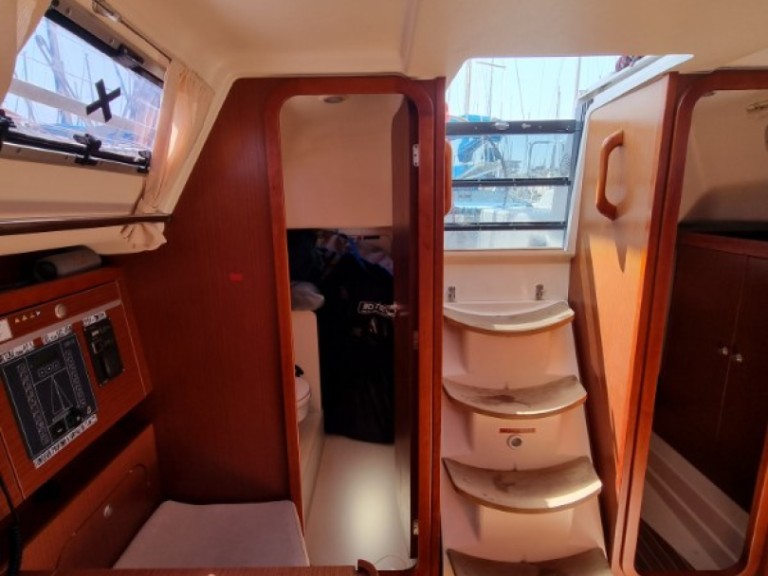 Yacht charter Marseille cheap Dehler 32