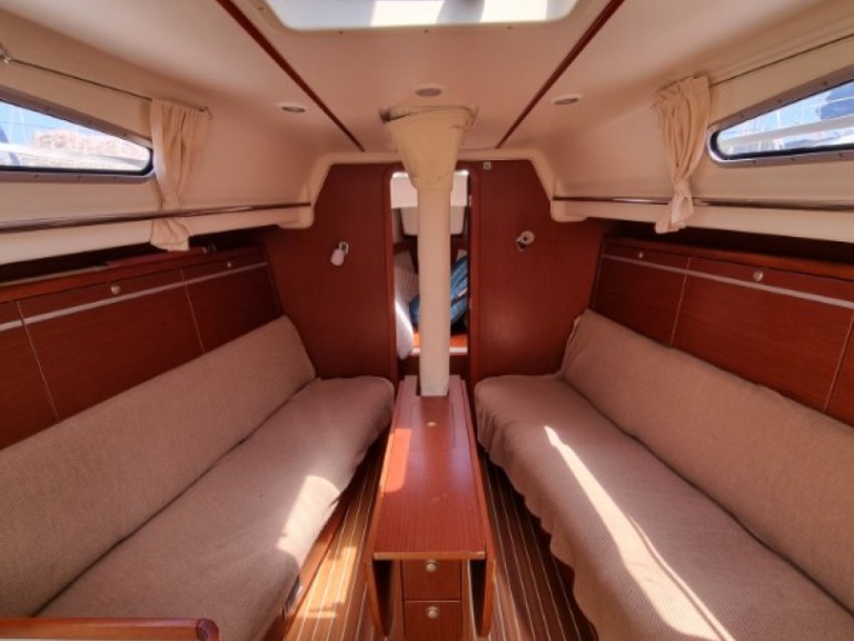 Sailboat rental in Marseille - Dehler Dehler 32