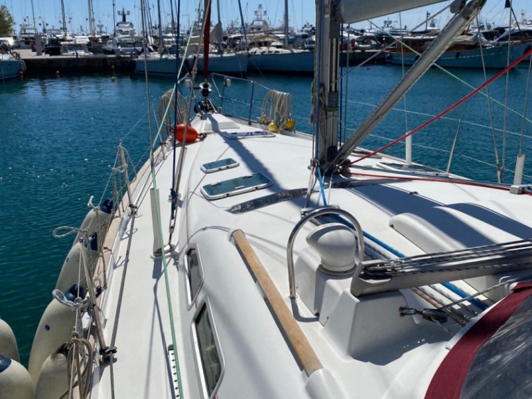 Bénéteau Oceanis Clipper 423 charter bareboat or captained in  Palaio Faliro