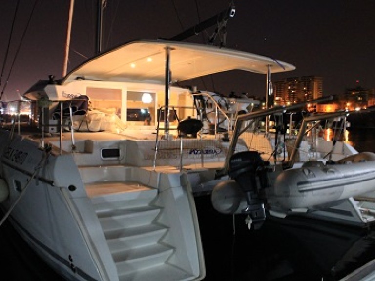 Boat rental Lagoon Lagoon 421 in Poseidon Marina on Samboat