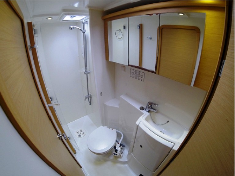 Lagoon Lagoon 421 charter bareboat or captained in  Milazzo